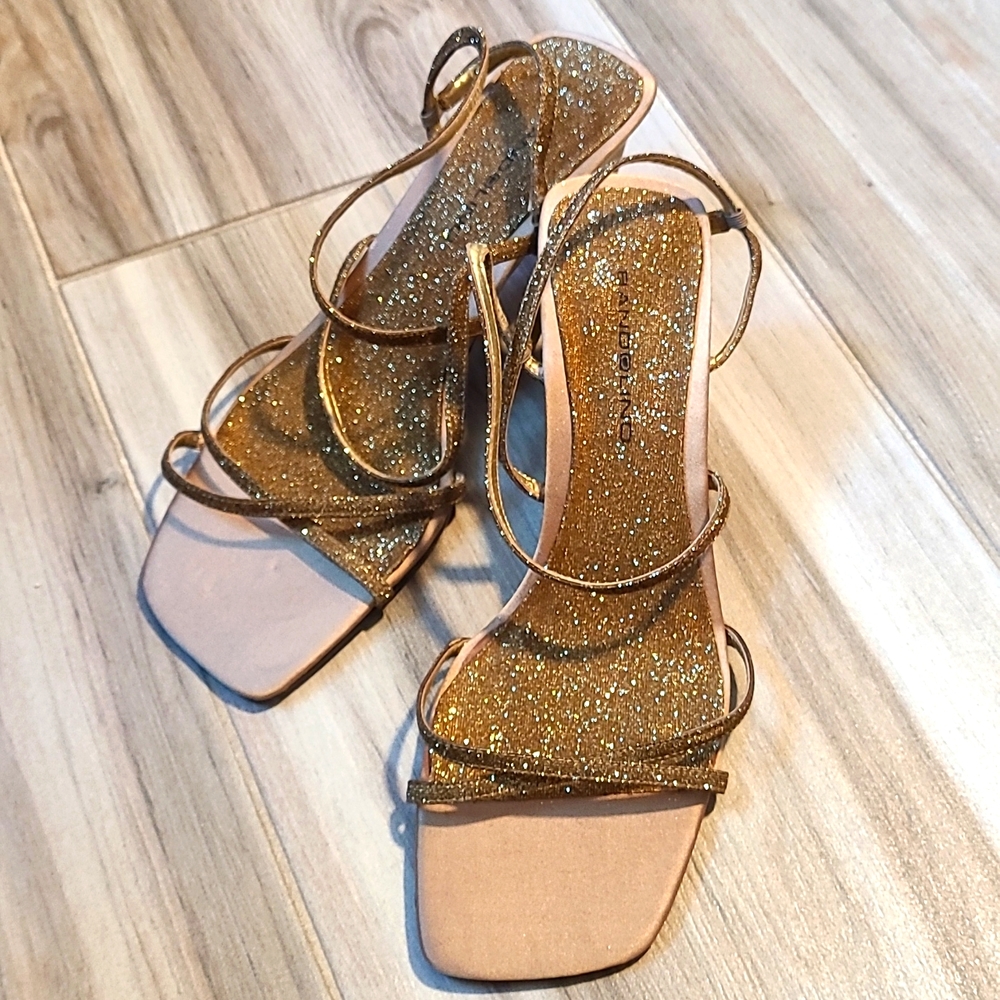 Bandolino high heels, 8 M, Gold.